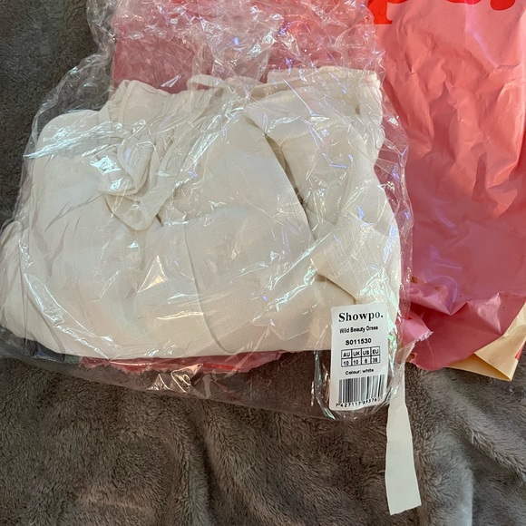 Brand New Showpo Dress - Picture 2 of 3